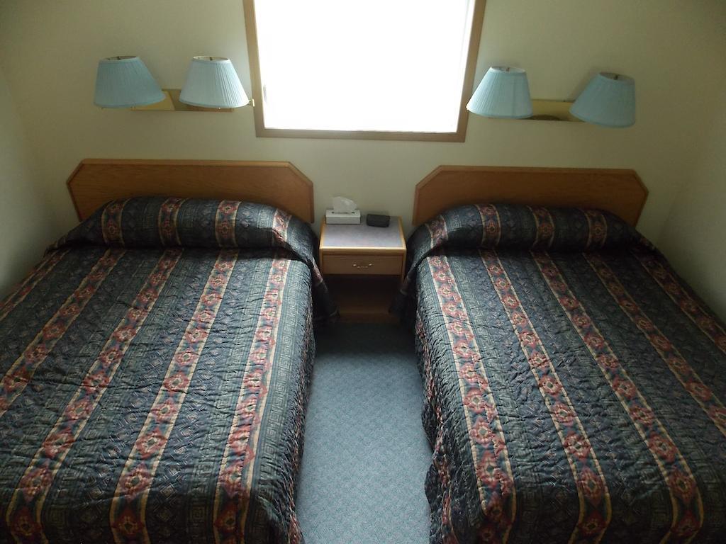 Blue River Motel Room photo